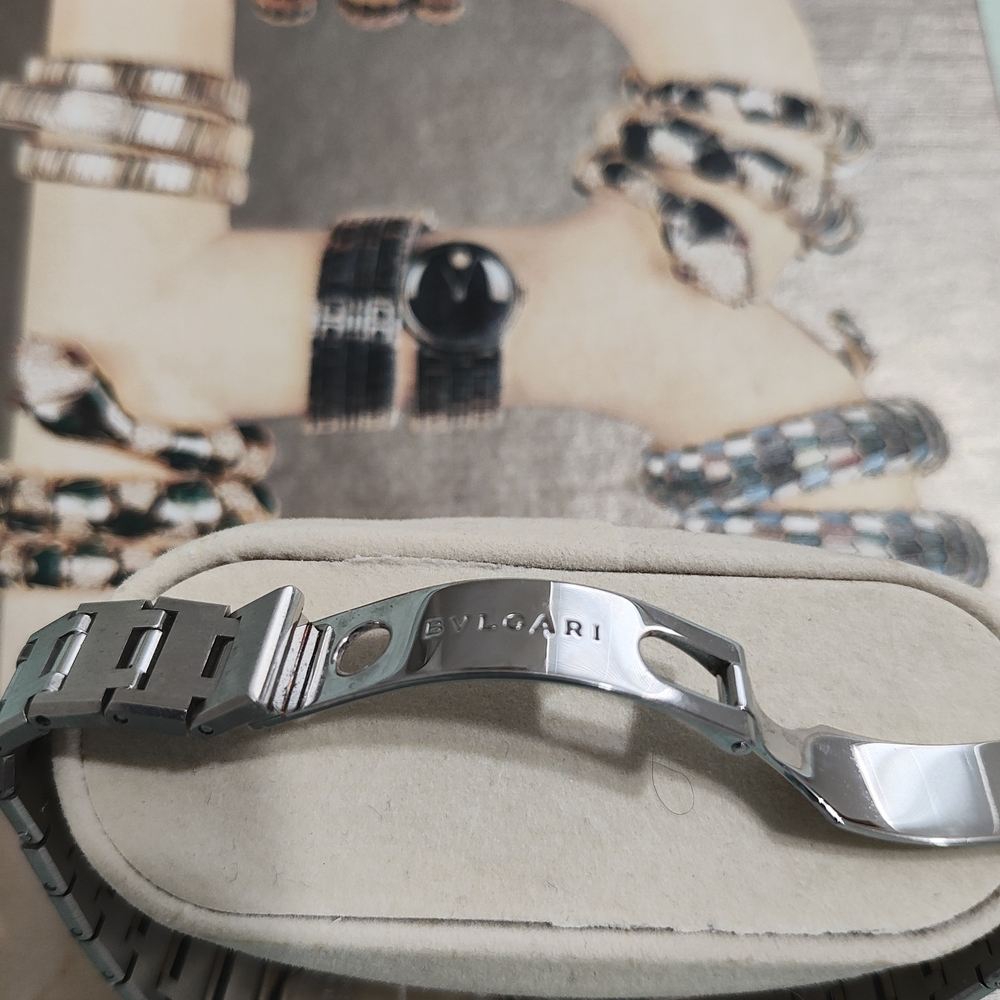 Elegant Bulgari Zero Women's watch with a sleek Black Dial. 100% Original! - Picture 9 of 15